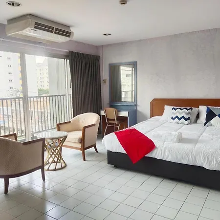 Oyo 75446 Travis Inthamara 49 Hotel