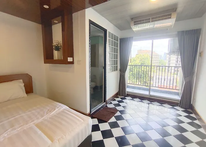 Hotel Oyo 75446 Travis Inthamara 49 Bangkok