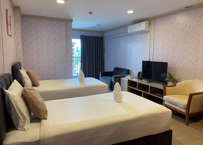 Oyo 75446 Travis Inthamara 49 Hotel Bangkok