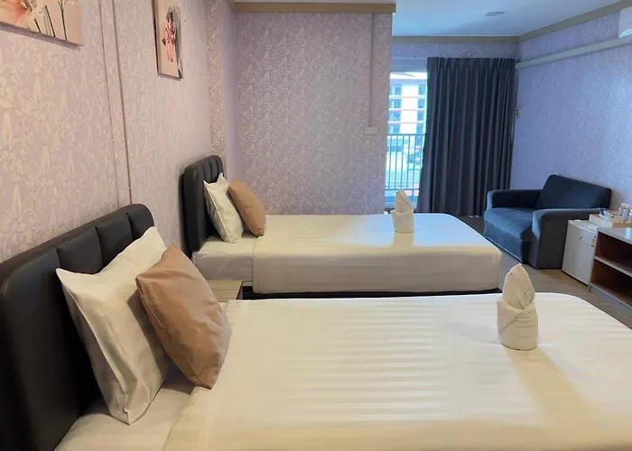 Oyo 75446 Travis Inthamara 49 Bangkok