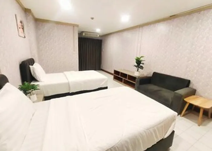Oyo 75446 Travis Inthamara 49 Hotel Bangkok