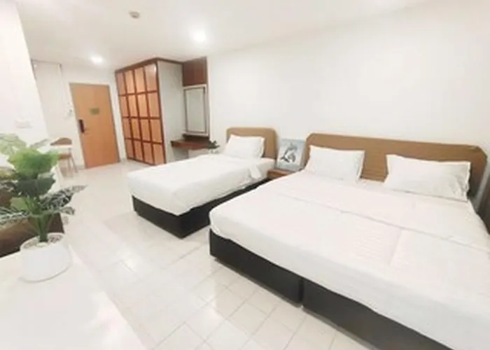 Oyo 75446 Travis Inthamara 49 Hotel