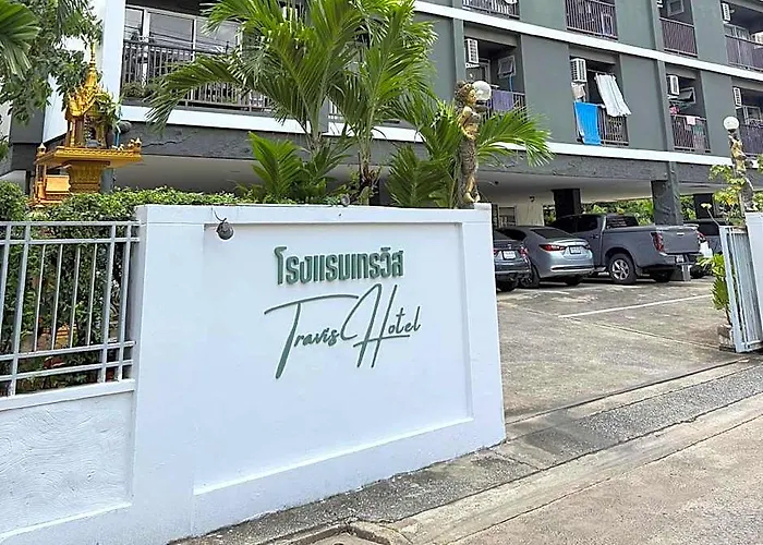 Oyo 75446 Travis Inthamara 49 Hotel 2*