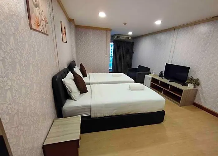 Oyo 75446 Travis Inthamara 49 Bangkok
