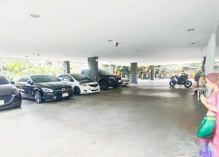 Oyo 75446 Travis Inthamara 49 Bangkok